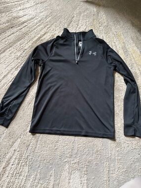 Boys medium Under Armour Black Half-Zip Performance Top
